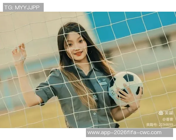 足球宝贝泳装写真展现青春活力与运动魅力的完美结合